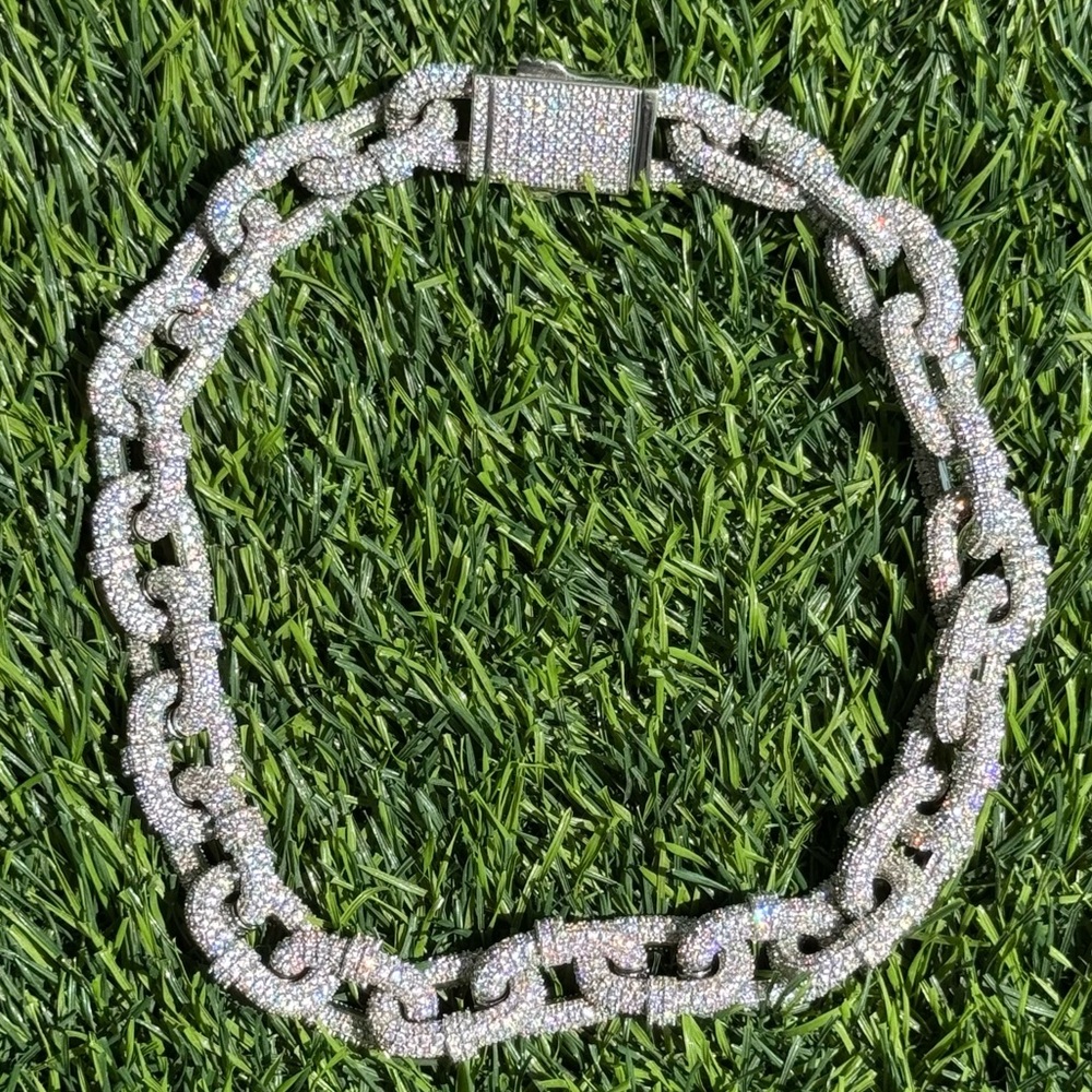 Chain Links Diamond Chain - Picture 3 of 7